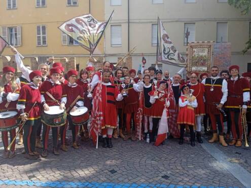 Week end impegnativo per il gruppo sbandieratori, musici borgo San Martino di Saluzzo