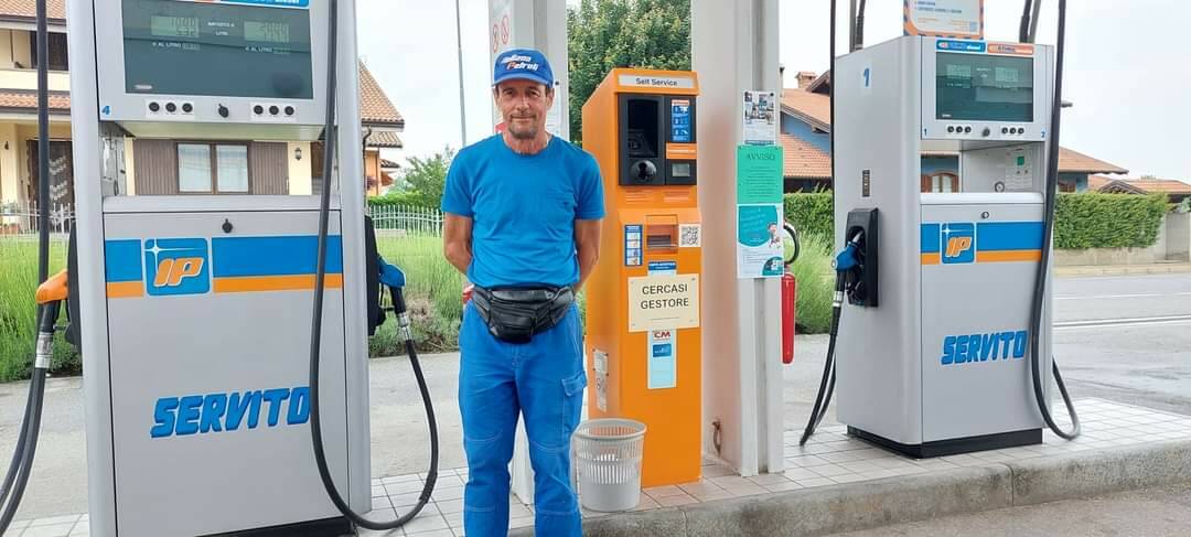Bernezzo, dal 1° dicembre il benzinaio va in pensione