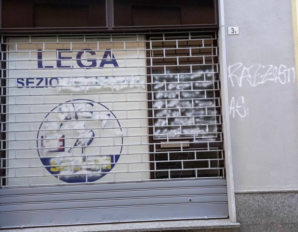 “Razzisti, as…”: vandalizzata la sede della Lega di Alba