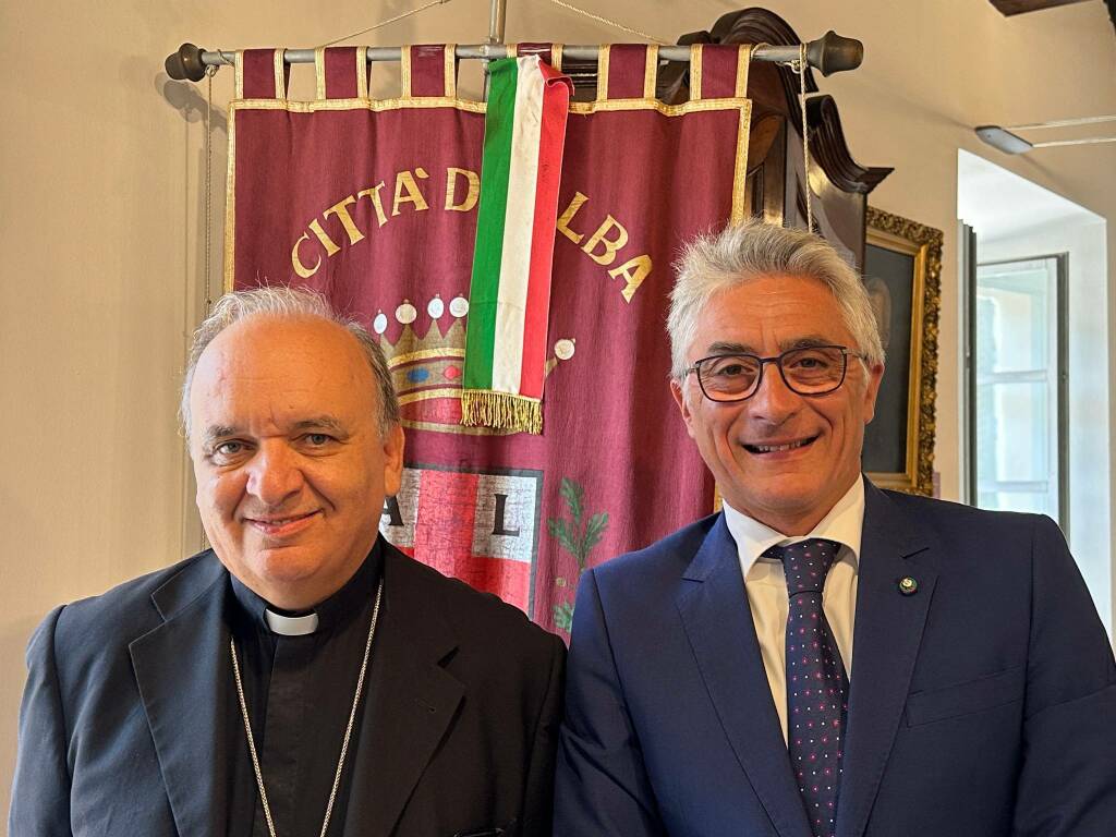Alba, nuovo confronto tra il sindaco e il vescovo sull’accoglienza dei lavoratori stagionali per la vendemmia