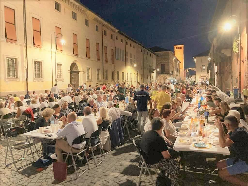 Cherasco, grande partecipazione alla Cena Benefica per l’Emilia Romagna