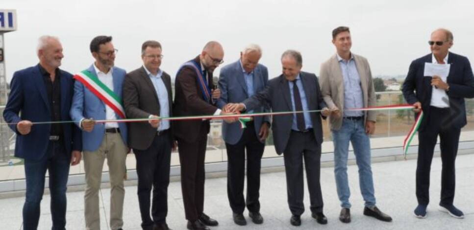 Inaugurate a Ceresole d’Alba la nuova variante stradale e una rotatoria davanti all’azienda Gai