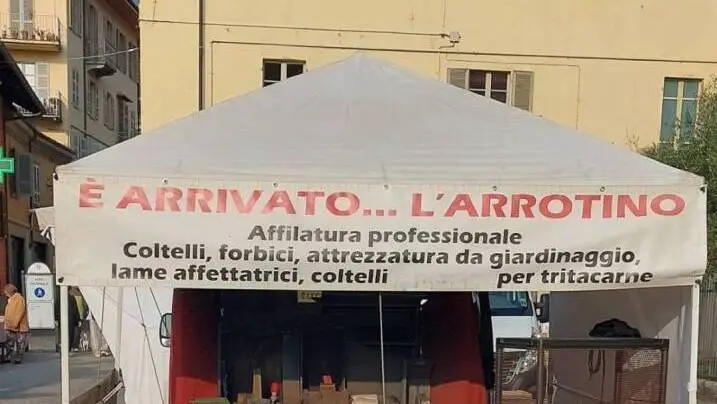 Mercato di Verzuolo senza arrotino: “attività poco considerata”. Il sindaco: “domanda non pervenuta”