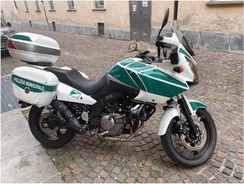 Cuneo, all’asta due motociclette Suzuki dismesse dalla Polizia Locale