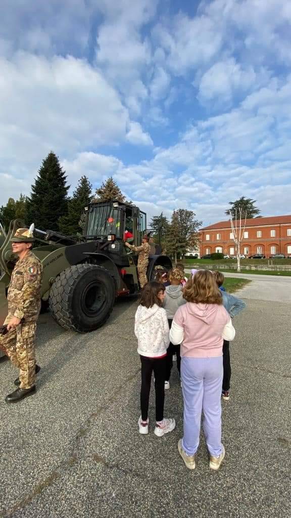 Primaria san Domenico Fossano visita in caserma