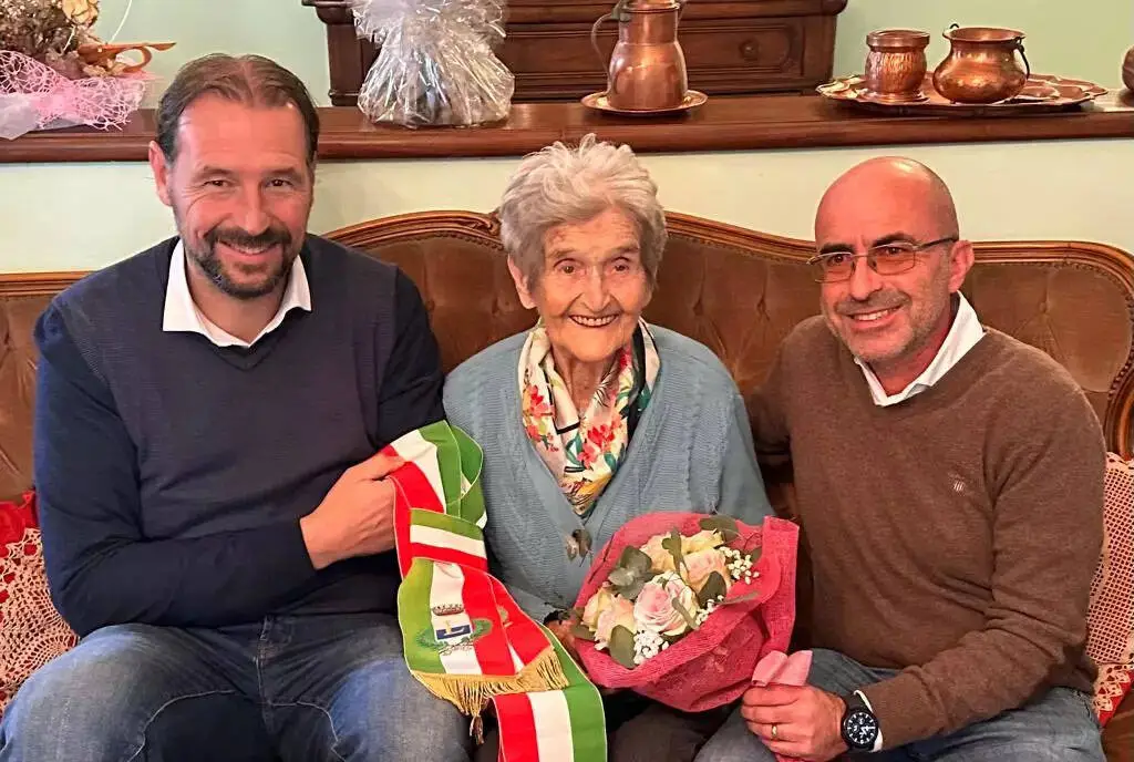 Compie 101 anni oggi, 4 novembre: la lagnaschese più longeva li festeggia con la fascia tricolore