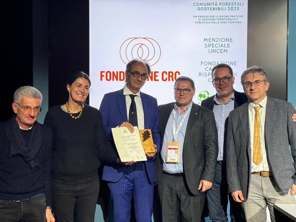 FONDAZIONE CRC consenza menzione speciale premio c omunità forestale
