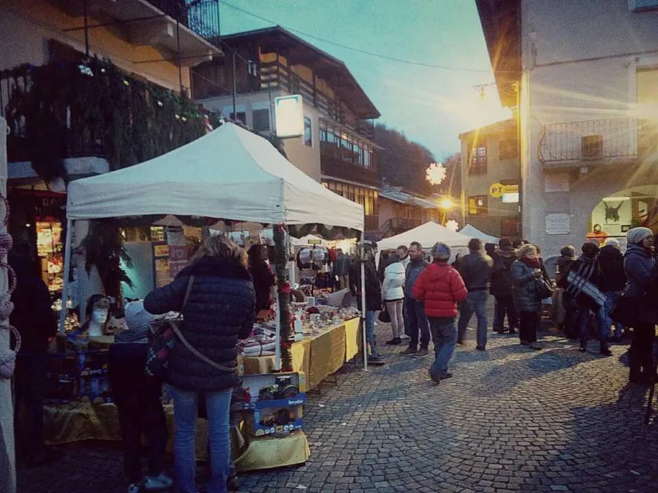 Domenica, a Crissolo, tornano i “Mercatini sotto il Monviso” 