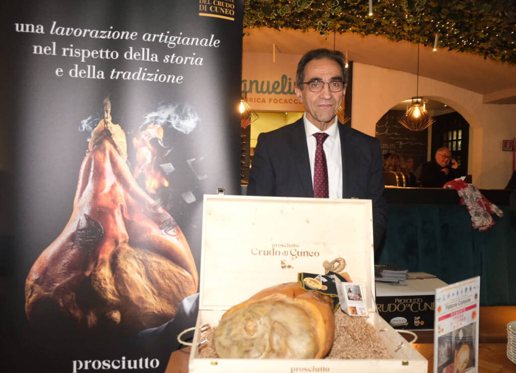 Peculiarità e gusto del prosciutto Crudo di Cuneo hanno esaltato esperti e golosi a Fattore Comune