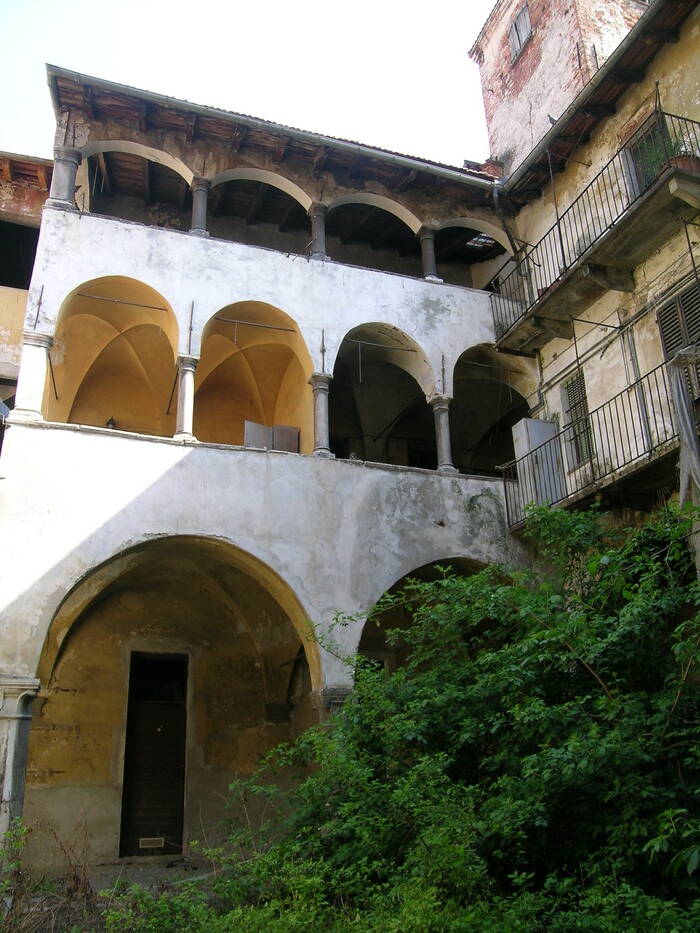 Cuneo, asta pubblica per la vendita di un palazzo del Cinquecento in pieno centro storico