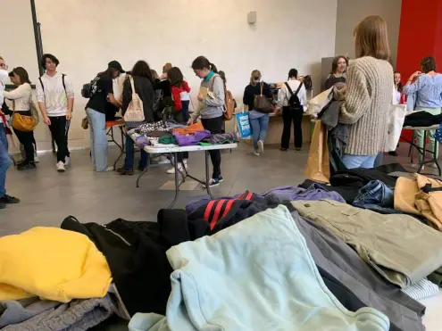 A Savigliano torna lo Swap Party per scambiarsi gli abiti usati