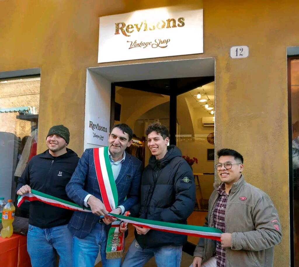 A Fossano inaugurato “Revisons”: il negozio del vintage