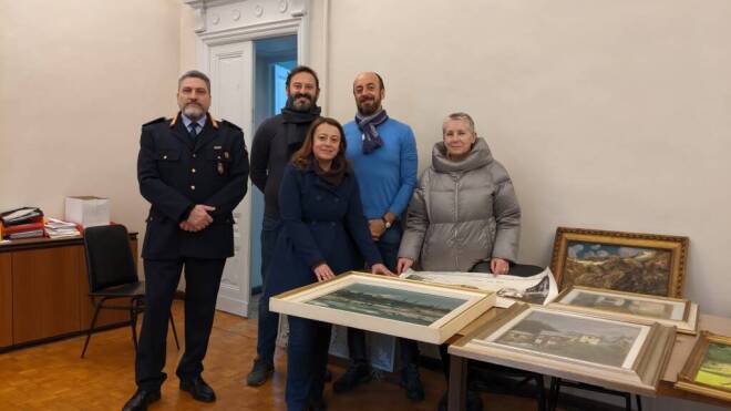 Rubate mesi fa, recuperate dalla Polizia Locale 8 opere d’arte del Comune di Cuneo