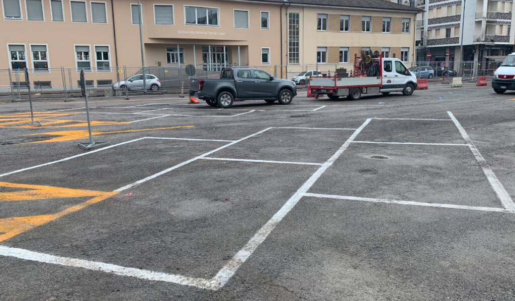 In piazza Schiaparelli a Savigliano 40 parcheggi bianchi durante i lavori di riqualificazione &#8211; LE IMMAGINI