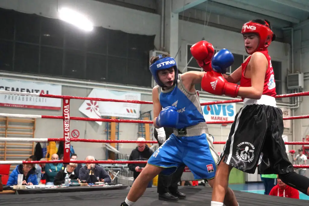 Una domenica di boxe alla palestra comunale di Marene