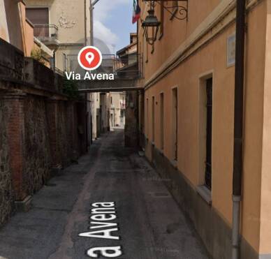 Borgo San Dalmazzo, chiusura di via Avena e scalinate che portano da piazza Liberazione a via Asilo