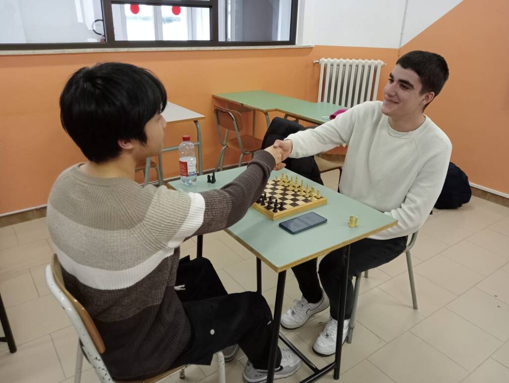 Gledis Osja e Jiacheng Hu vincono il torneo di scacchi dell'Istituto Denina Pellico Rivoira di Saluzzo