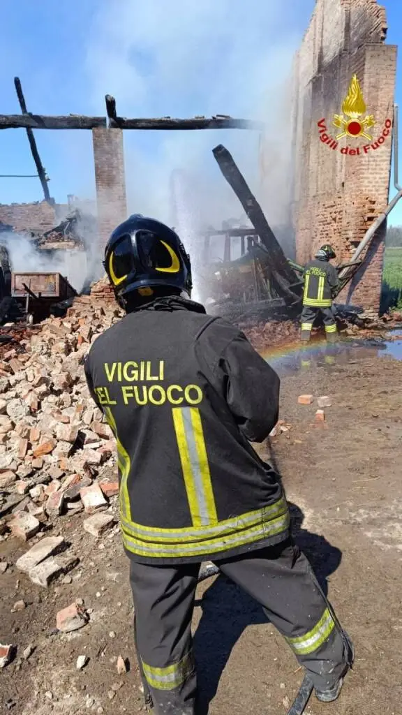 In fiamme tetto di cascinale a Savigliano