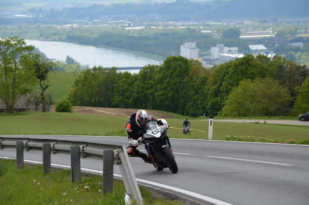 Motociclismo, buoni risultati in Austria per il saviglianese Stefano Leone