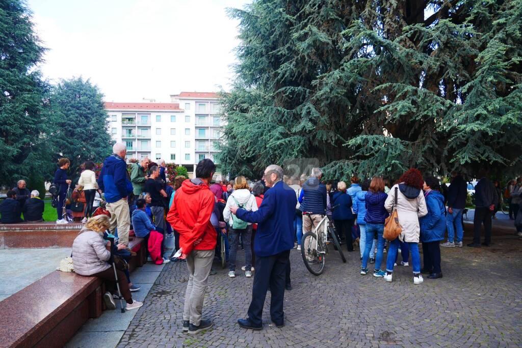 In piazza Europa in difesa dei cedri dell'Atlante - LE IMMAGINI