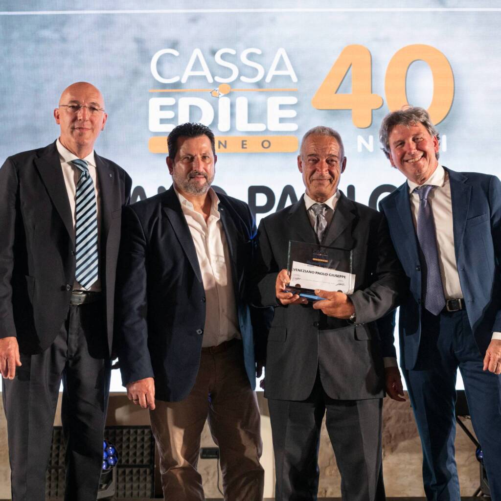 La premiazione del lavoratore con oltre 40 anni di attività, Paolo Giuseppe Veneziano della Sam Costruzioni Srl di Cherasco