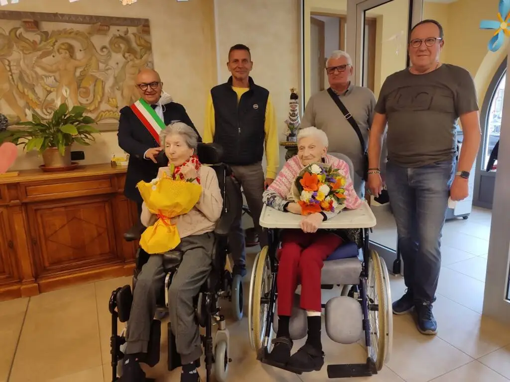 Compleanni speciali: 203 anni in due alla casa di riposo di Moretta