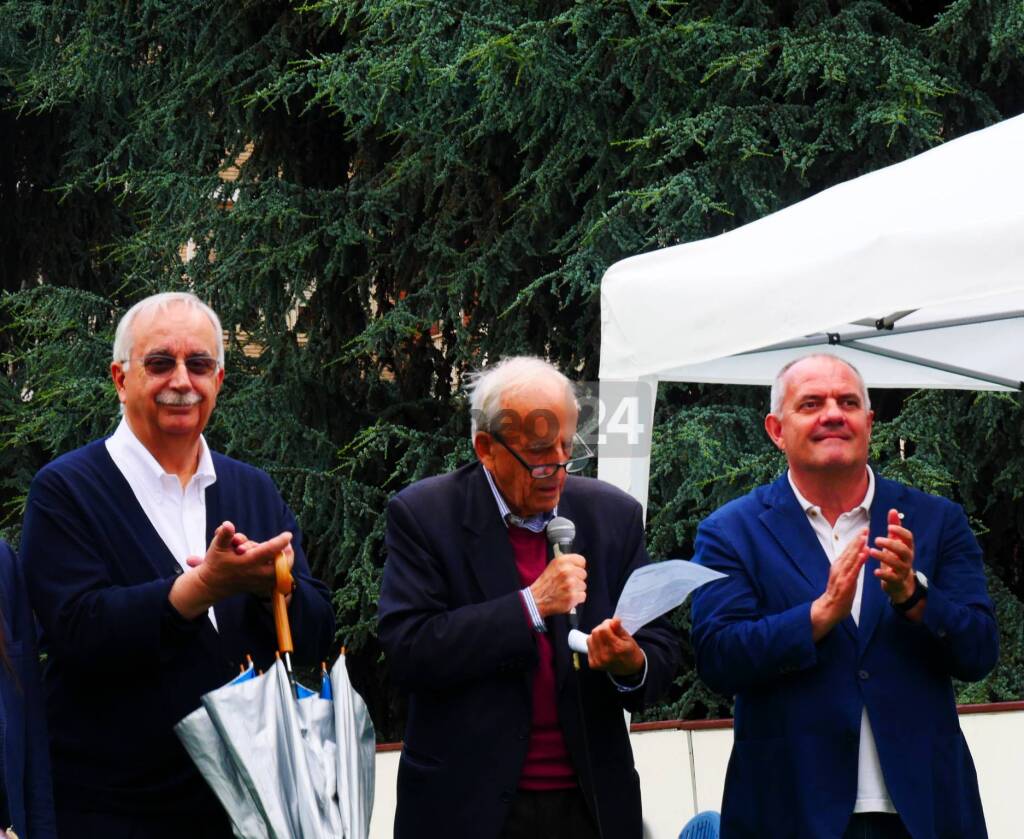 Cuneo, in piazza Europa &#8220;I cedri rimangono&#8221; &#8211; LE IMMAGINI DELLA MANIFESTAZIONE