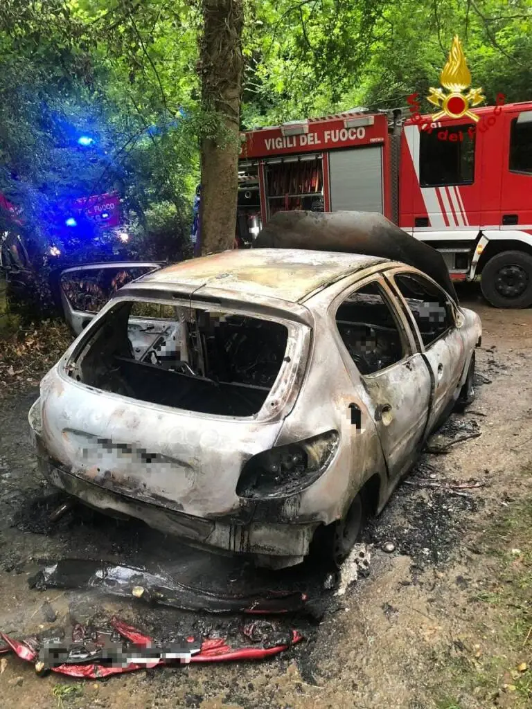 Autovettura in fiamme a Cervere