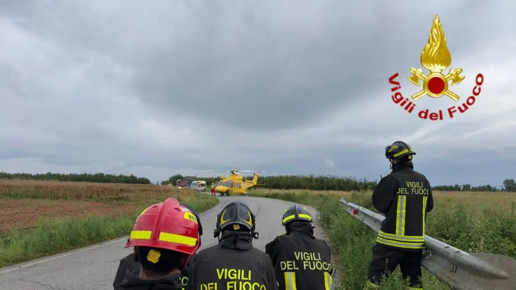 Auto si cappotta tra Carrù e Bene Vagienna: interviene l’elisoccorso