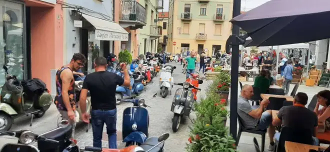 Oltre 100 “Amici della Vespa” al raduno di Chiusa Pesio