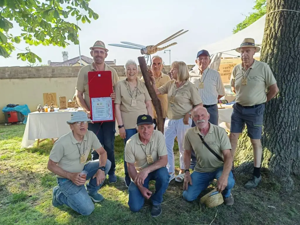 Salmour, al talentuoso artista Luigi Francolino il Premio Spiga Rossa 2024