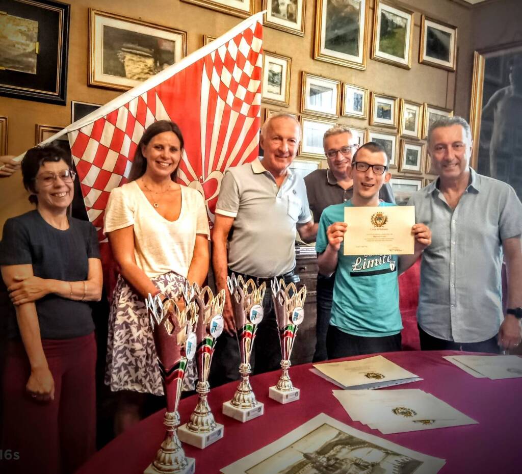 I campioni d&#8217;Italia del borgo San Martino di Saluzzo ricevuti da Sindaco e giunta