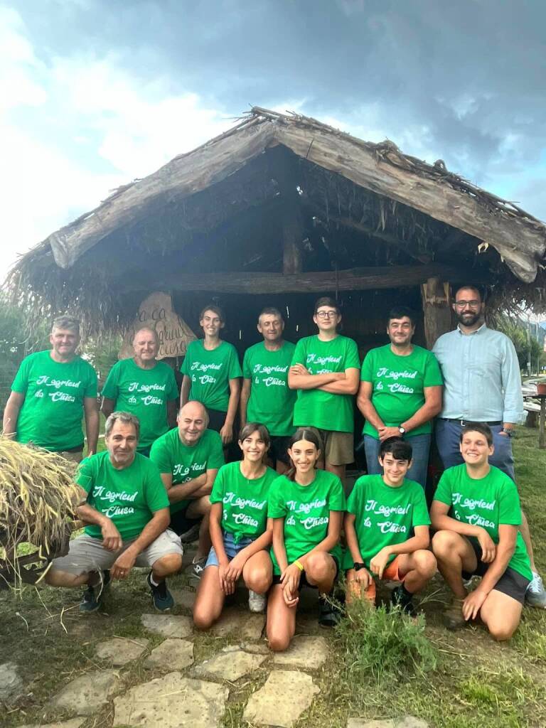 Chiusa di Pesio, installazione di balle di fieno de &#8220;Ji Agricul da Ciüsa&#8221; per Ciusa Duvarta 2024 &#8211; LE IMMAGINI