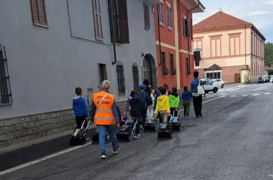 A Bra si torna a scuola con il Pedibus